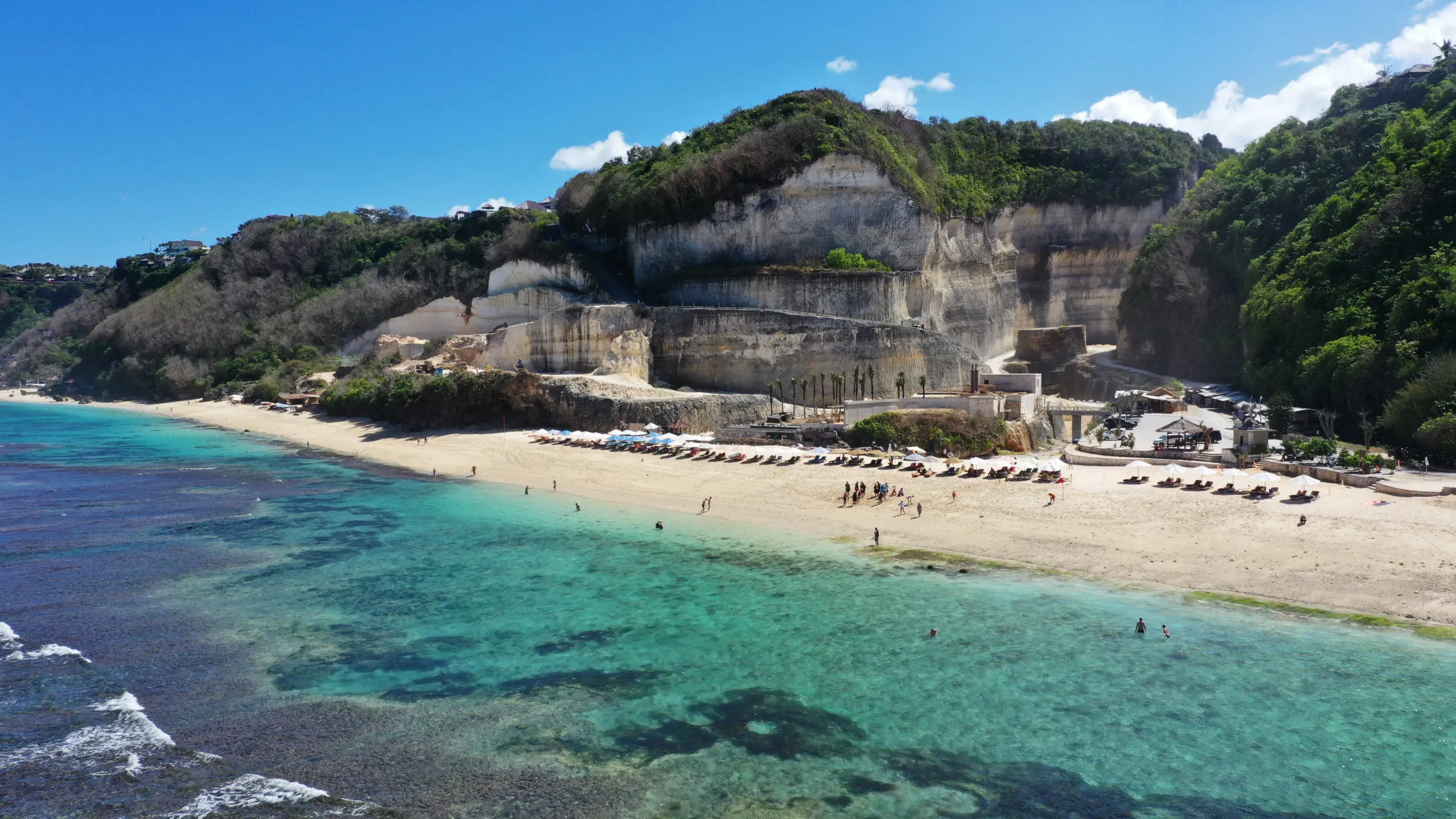 Pantai Melasti Bali